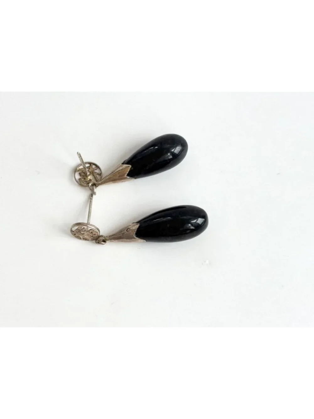 Black Onyx Teardrop Chinese 